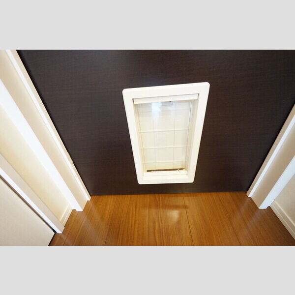 その他 (ペット出入口)