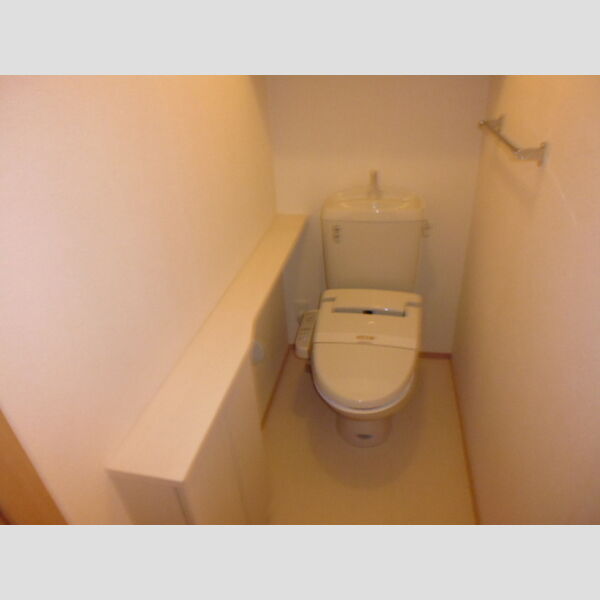 トイレ (トイレ)