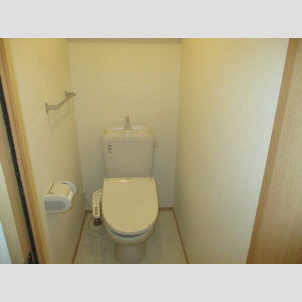 トイレ (トイレ)