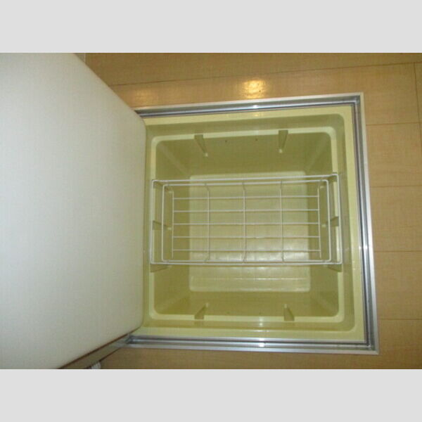 収納 (床下収納)