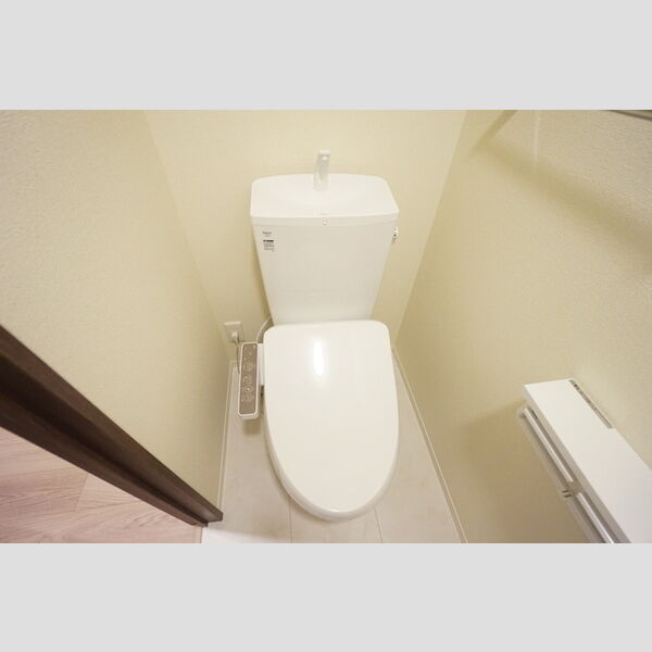 トイレ (温水洗浄暖房便座)