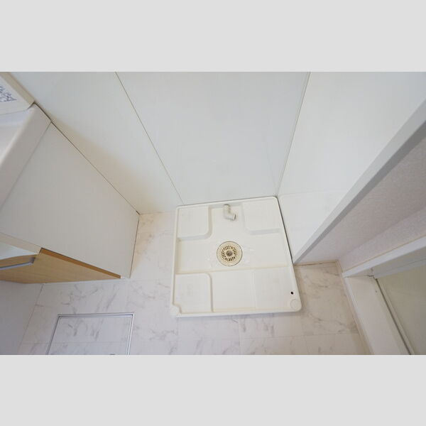 その他 (室内洗濯機置き場)