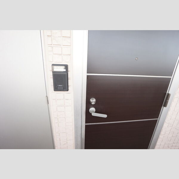 玄関 (玄関ドア)