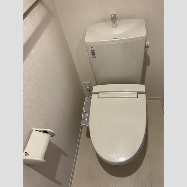 トイレ (温水洗浄暖房便座)