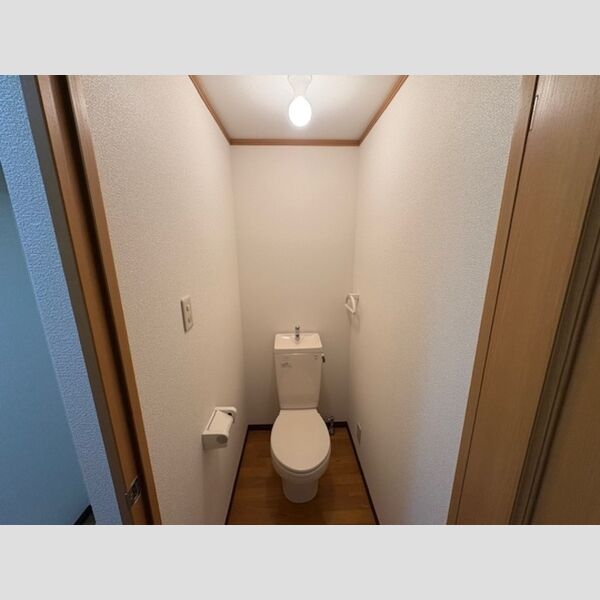 トイレ (トイレ)