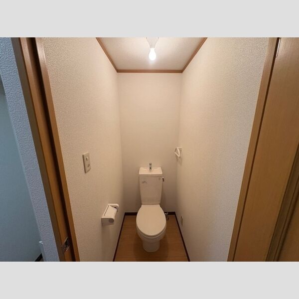 トイレ (トイレ)