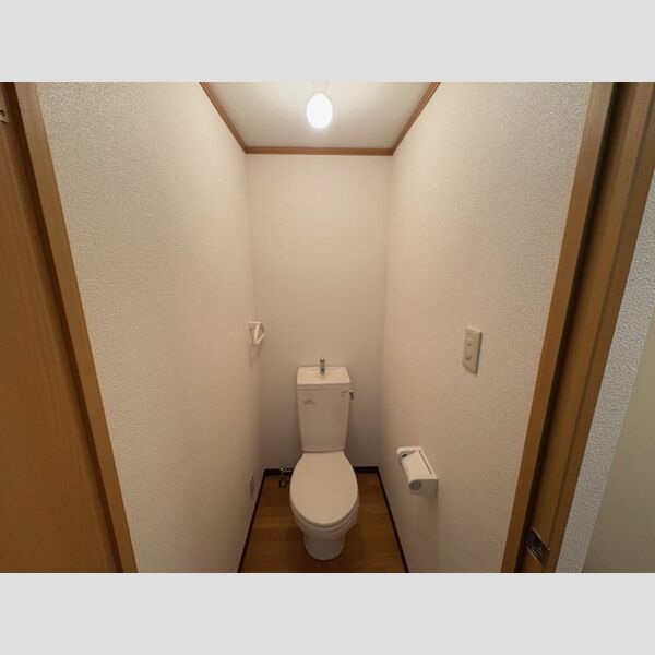 トイレ (トイレ)