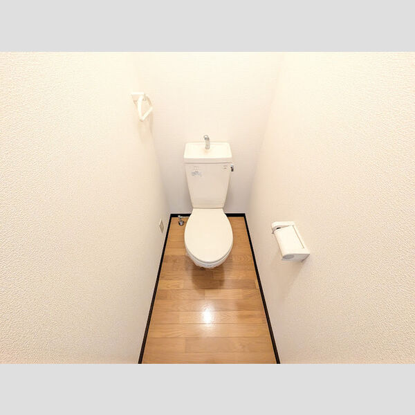 トイレ (トイレ)
