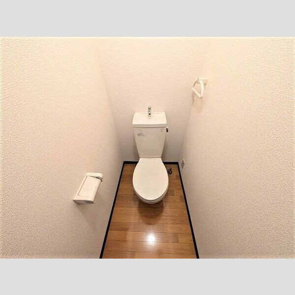 トイレ (トイレ)