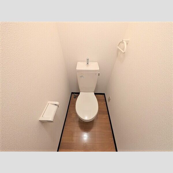 トイレ (トイレ)