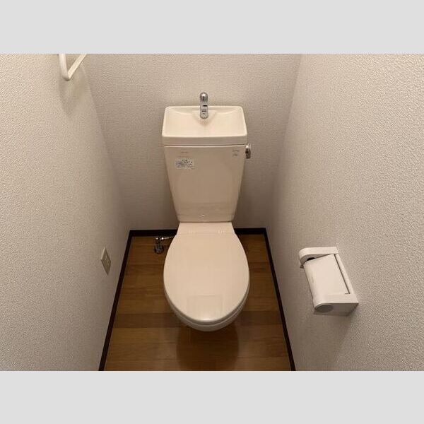 トイレ (トイレ)