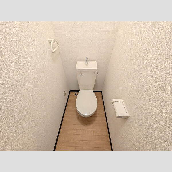 トイレ (トイレ)