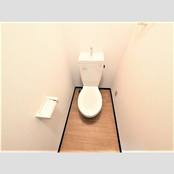 トイレ (トイレ)