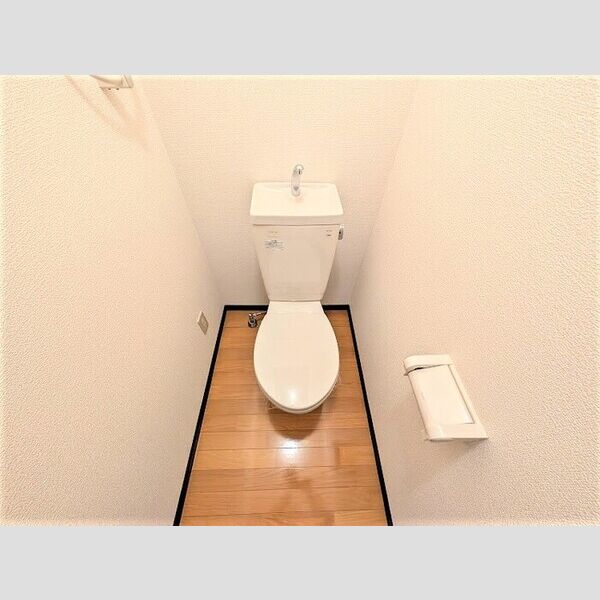 トイレ (トイレ)