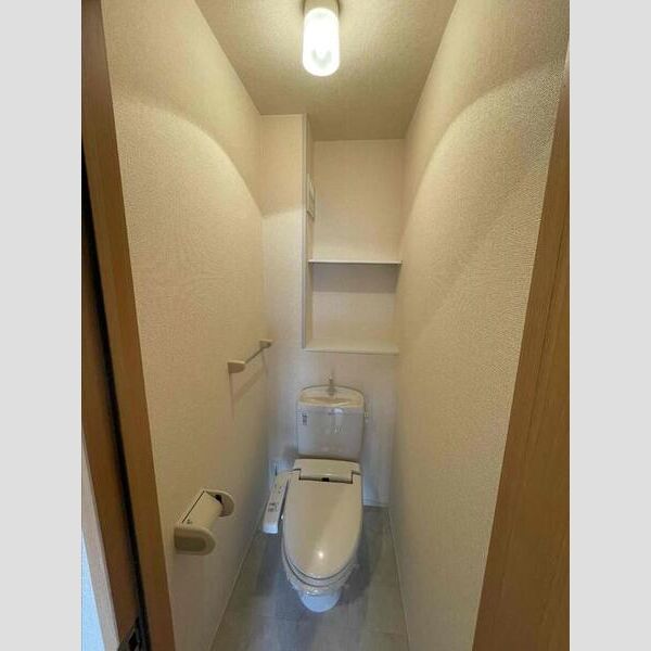 トイレ (トイレ)