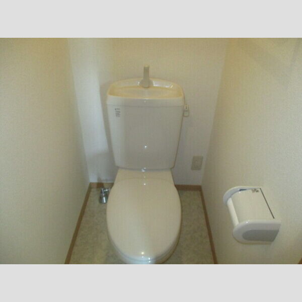 トイレ (トイレ)