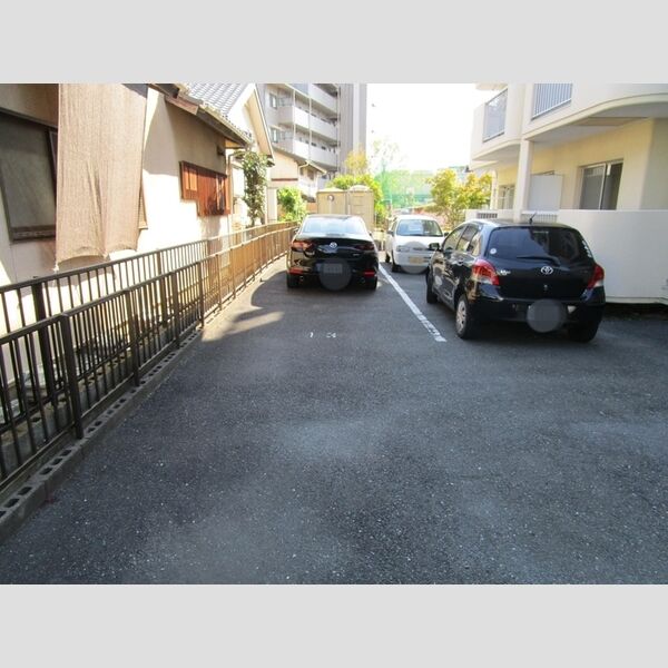 駐車場 (駐車場)