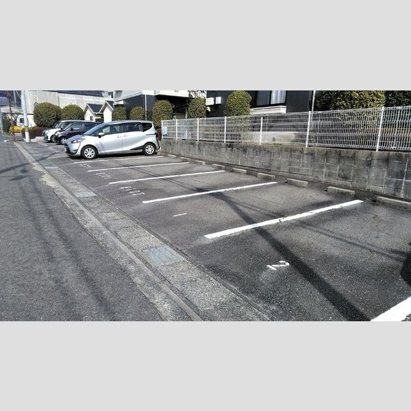 駐車場 (駐車場)