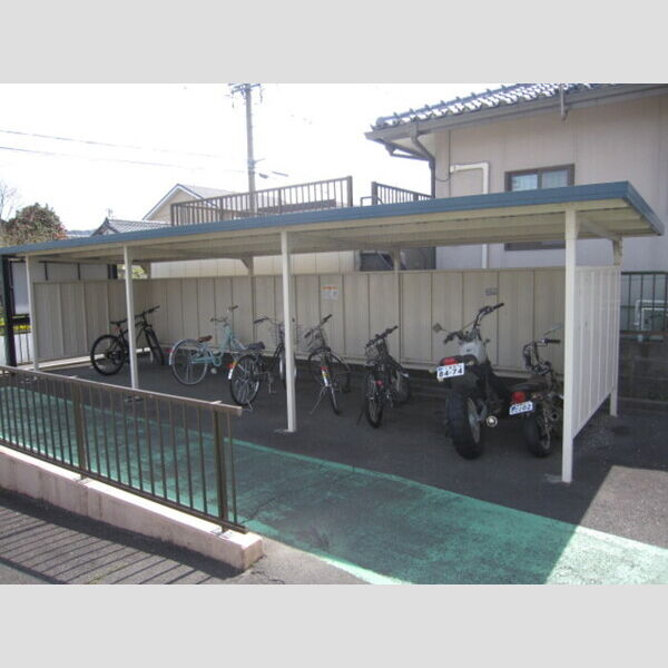 現地周辺 (駐輪場)