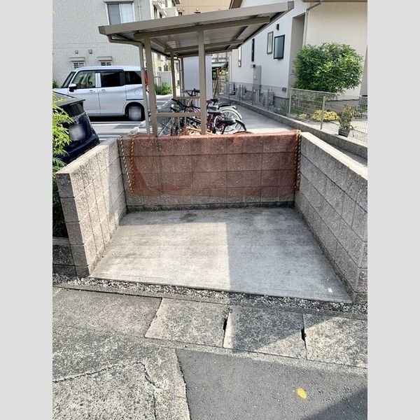 現地周辺 (ゴミ置き場)