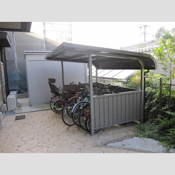 現地周辺 (駐輪場)