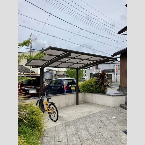 現地周辺 (駐輪場)