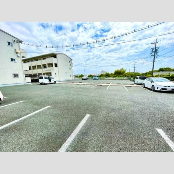 駐車場 (駐車場)