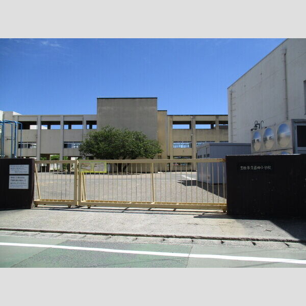 現地周辺 (豊橋市立岩田小学校)