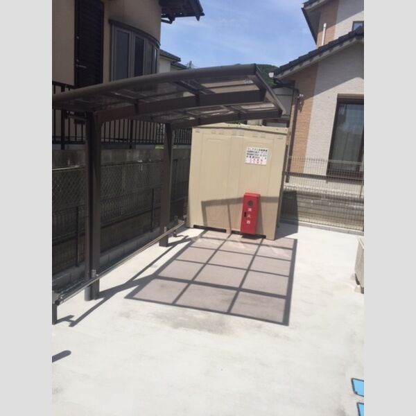 現地周辺 (駐輪場)