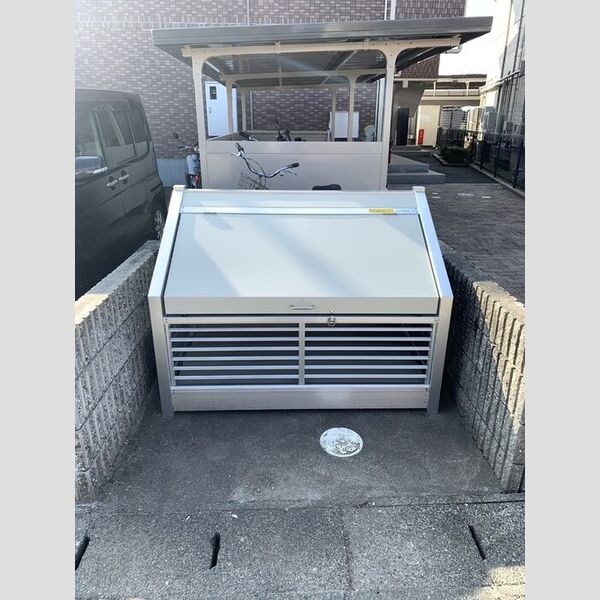 現地周辺 (ゴミステーション)