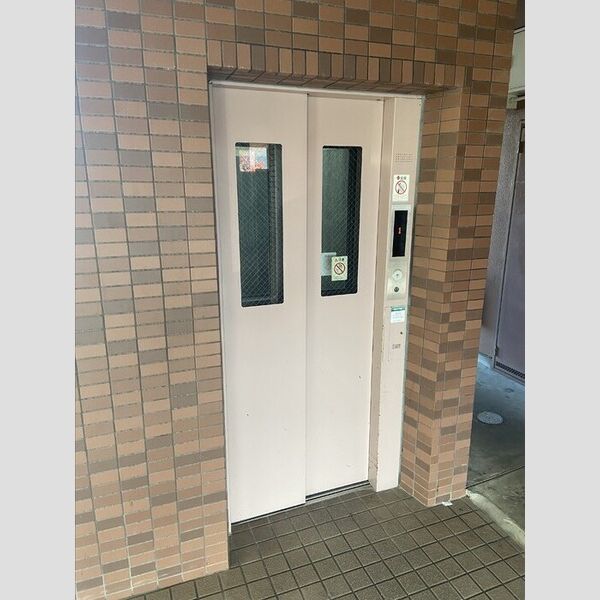 現地周辺 (エレベーター)