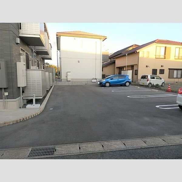 駐車場 (駐車場)