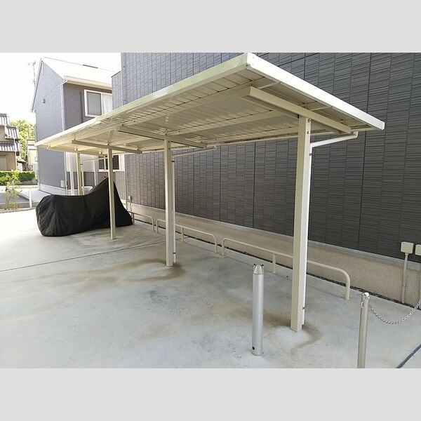 現地周辺 (駐輪場)