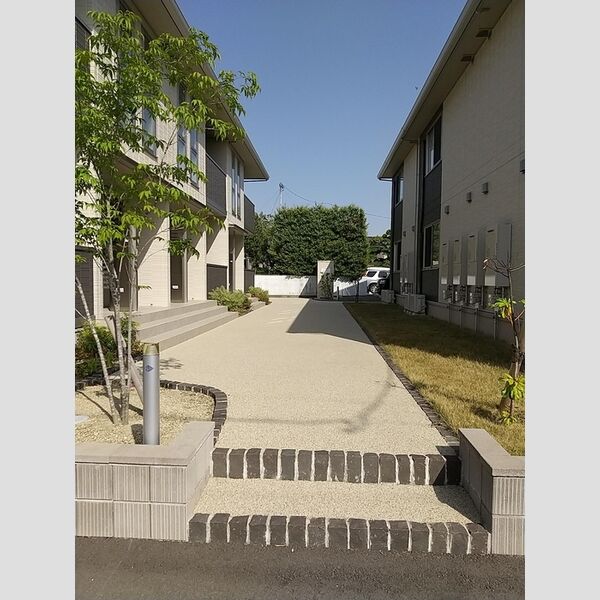 現地周辺 (共用部通路)