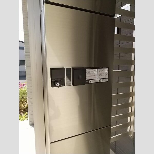 エントランス (宅配BOX)