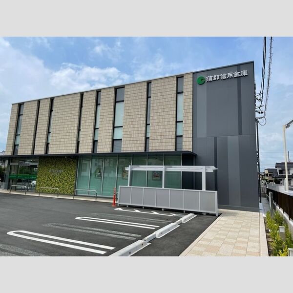 現地周辺 (銀行)