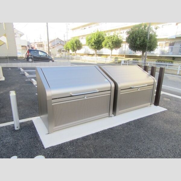 現地周辺 (ゴミストッカー)