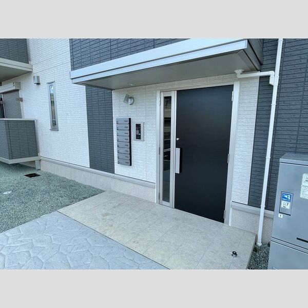 エントランス (エントランス)