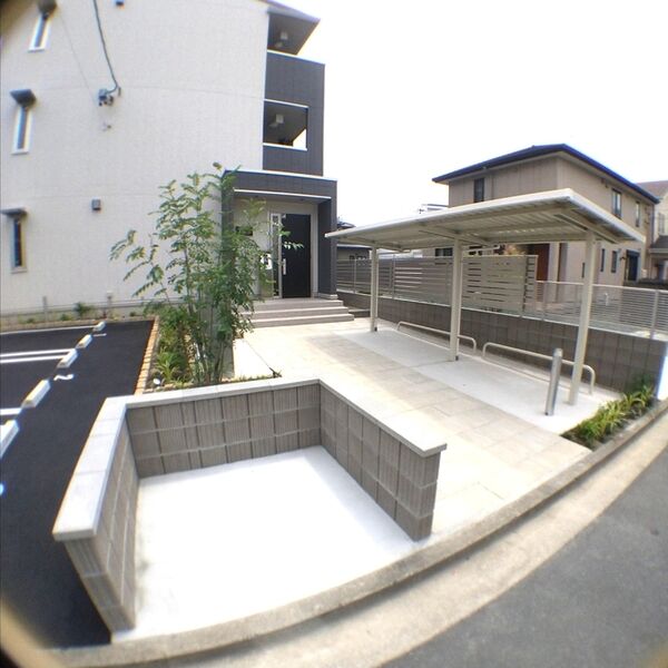 現地周辺 (駐輪場)