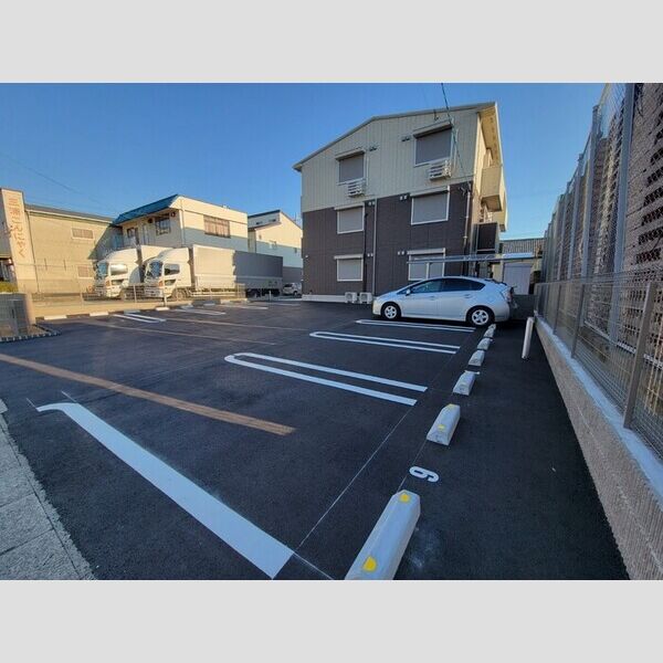 駐車場 (駐車場)