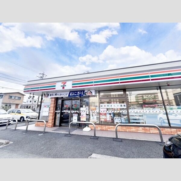 現地周辺 (セブンイレブン豊橋つつじが丘店(518メートル))
