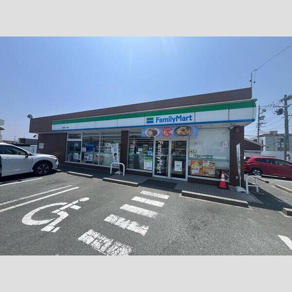 現地周辺 (ファミリーマート豊橋東三ノ輪店(572m))