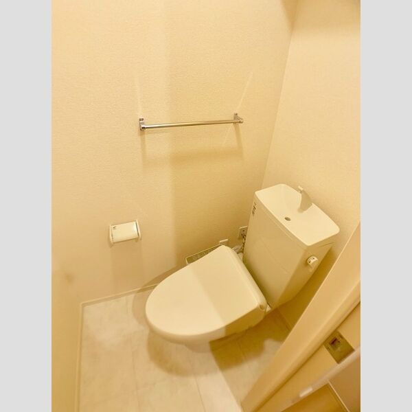 トイレ (温水洗浄便座付トイレ♪)