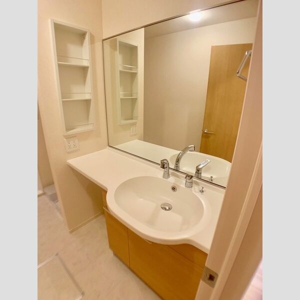 洗面所 (洗髪機能付洗面化粧台♪)