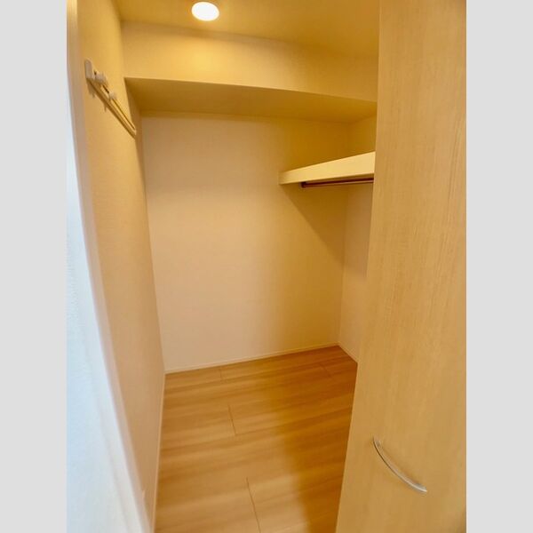 収納 (ウォークインクローゼット♪)