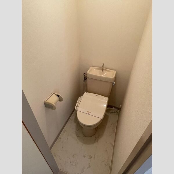 トイレ (温水洗浄暖房便座)