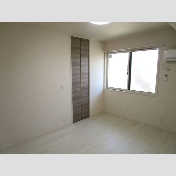 その他 (北東洋室)