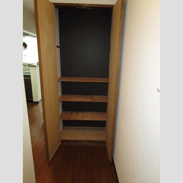 玄関 (シューズボックスあります!)