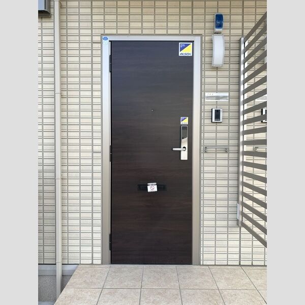 玄関 (玄関ドア)