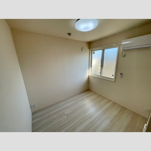 その他 (照明・エアコン付き　洋室)